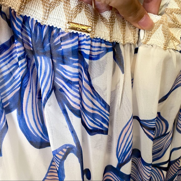 SOLD ON CURTSY - Picture 9 of 11